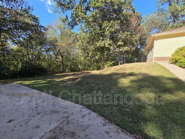 Foto del edificio - 3717 Crestview Pl