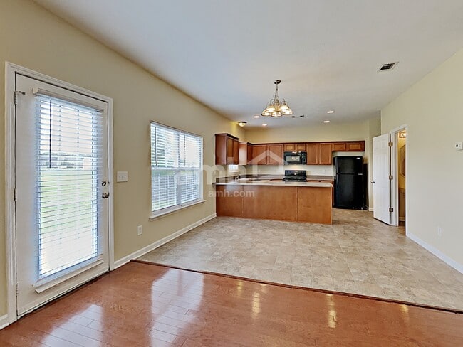 Building Photo - 256 Neal Ave