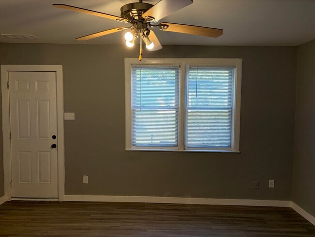 Photo - Newly Renovated 2 Story Townhouse in Garde...