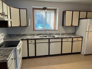 Building Photo - 10342 Lever St NE