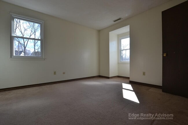 Building Photo - 2 General Greene Ave