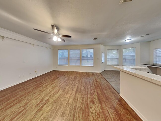 Building Photo - 21027 Deauville Dr