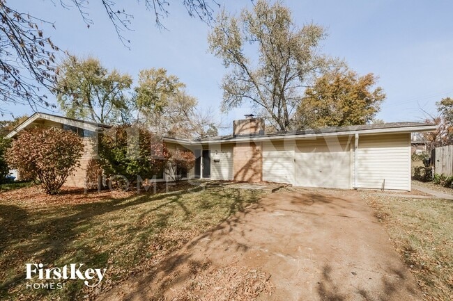 Building Photo - 2405 Brook Dr
