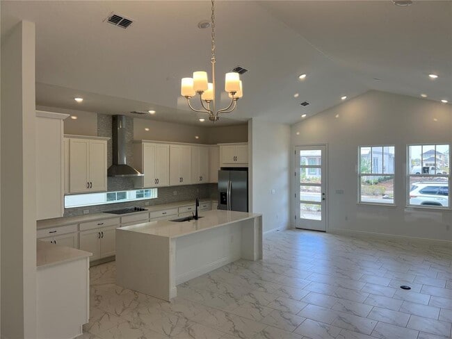 Building Photo - 10171 Pearson Ave