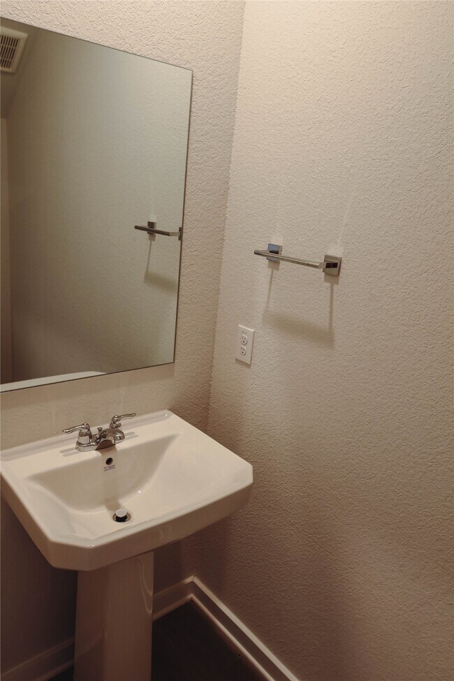 Foto del edificio - 8598 Blueberry Ash St