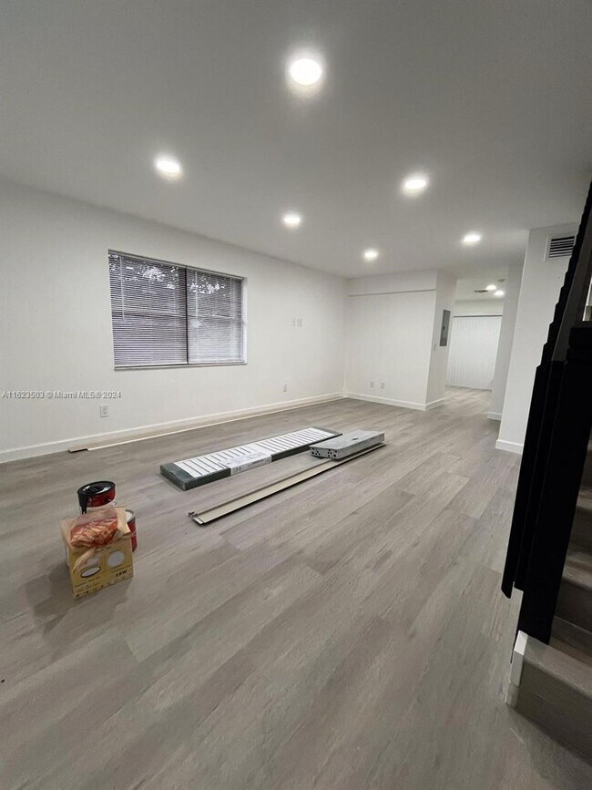 Foto del edificio - 11461 NW 43rd St