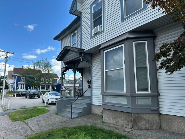 Building Photo - 319 Hanover St