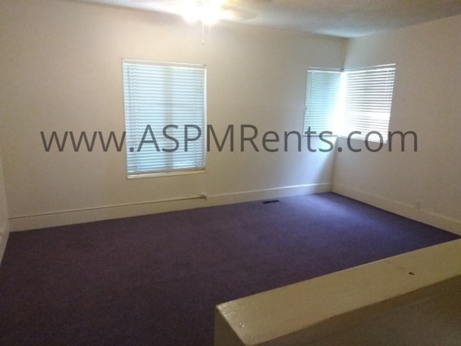 Building Photo - Marmalade Affordable 1 bed 1 bath