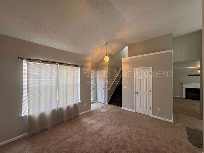 Building Photo - 1618 Village Pl Cir NE