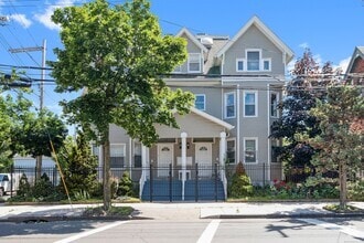 Building Photo - 542 George St
