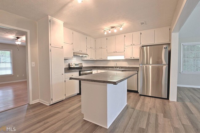 Foto del edificio - 408 Ironwood Way