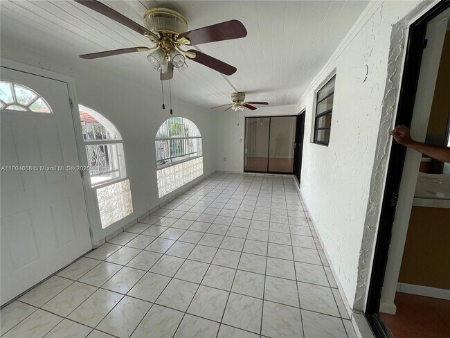Foto del edificio - 3301 SW 114th Ct