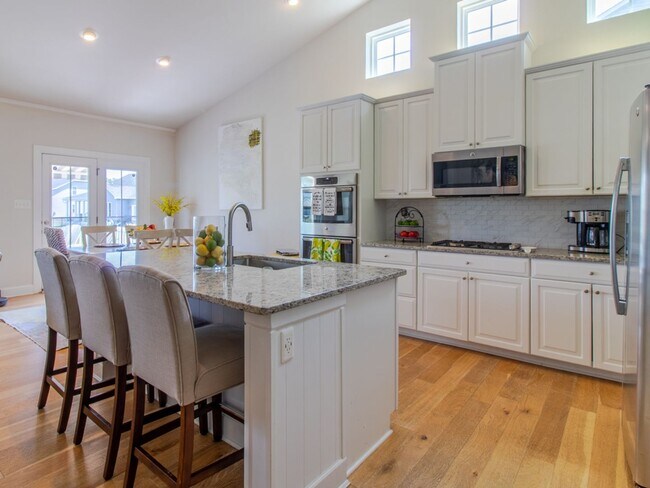 Foto del edificio - Spacious 4BR / 3BA • 2,800 Sq Ft • Garage • Community Pool • Minutes to Rehoboth Beach