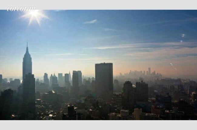 Foto del edificio - 350 W 42nd St