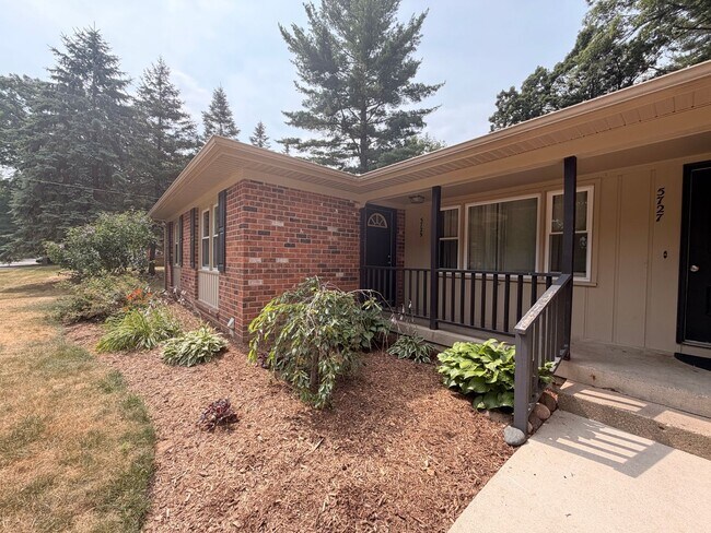 Foto del edificio - 5729 Ridgebrook Ave SE