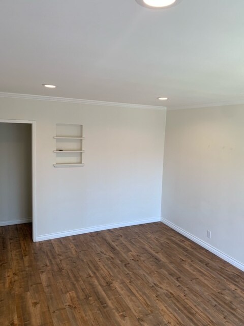 Building Photo - 1205 W Victory Blvd