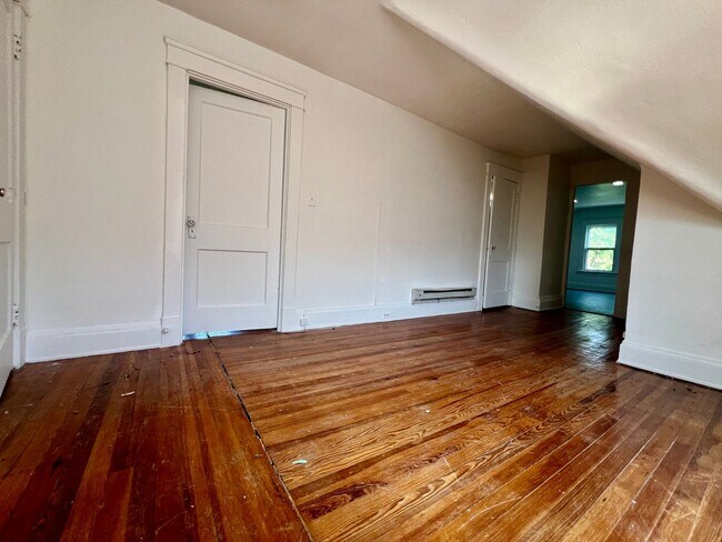 Foto del edificio - 3305 E Overlook Rd