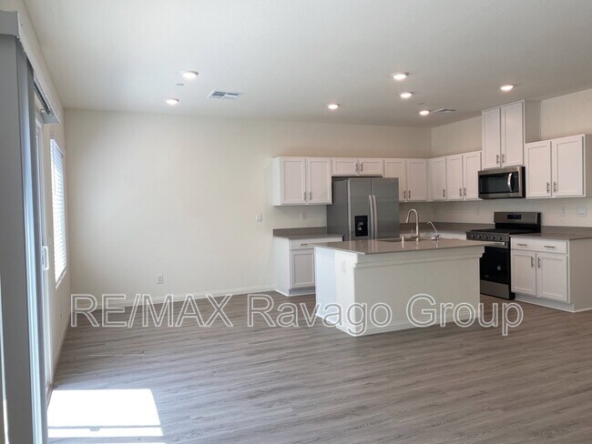 Building Photo - 9920 S Ullom Dr