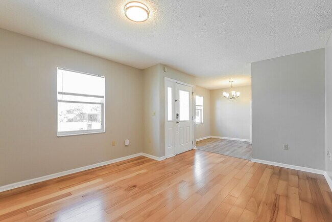 Foto del edificio - 1608 Gattis Dr