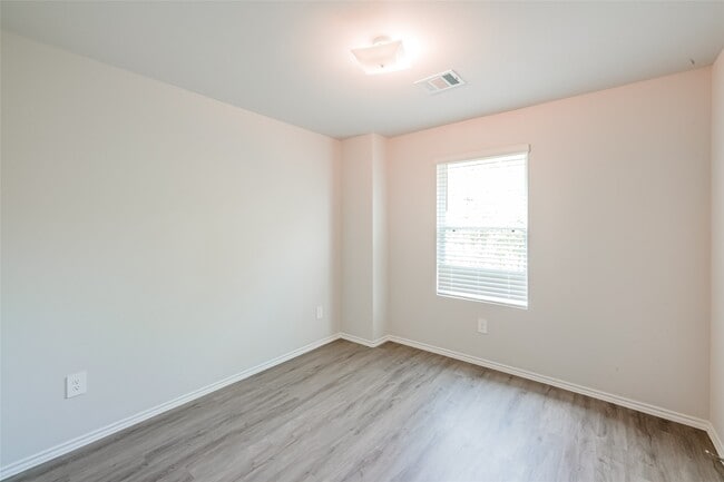 Building Photo - 21618 Mamba Wy