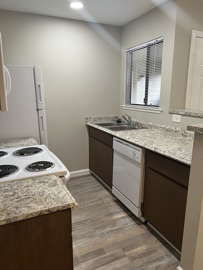 Kitchen - Creek Park Village 55+ Senior Community