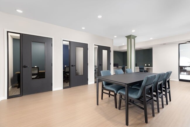 Interior Photo - Kipling