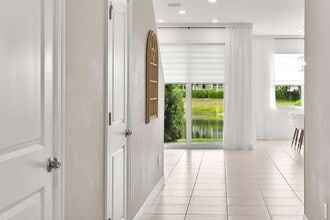 Building Photo - 587 Sanderling Cir