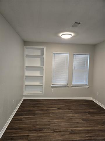 Building Photo - 7800 Irish Dr