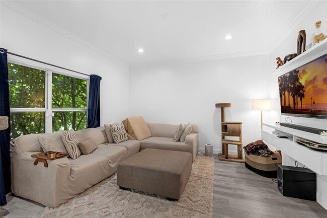 Building Photo - 2482 Huron Cir