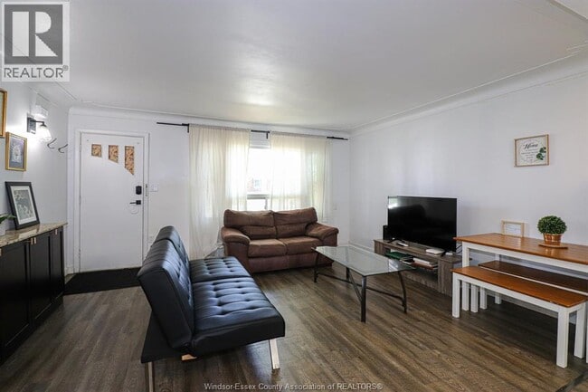 Building Photo - 3504 BARRYMORE
