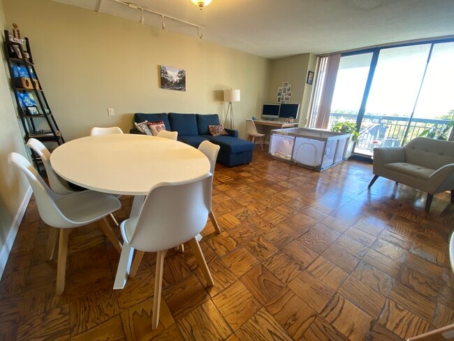 Foto del edificio - 60 Longwood Ave