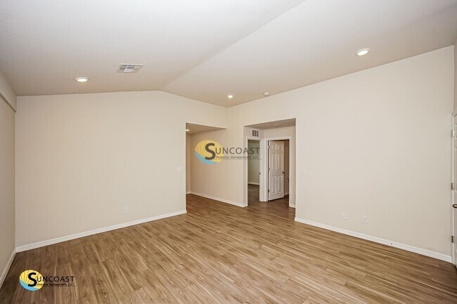 Building Photo - 11161 Pendleton Ave