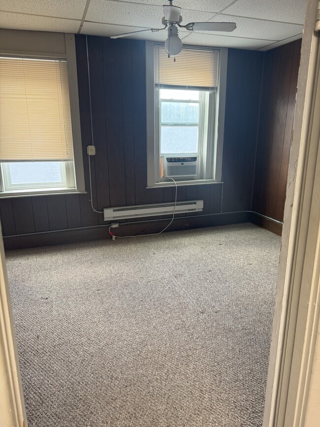 Building Photo - 202 E 3rd St