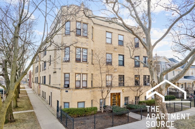 Building Photo - 5069 N Wolcott Ave