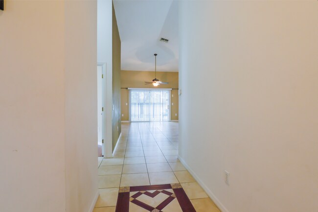 Foto del edificio - 2674 Willow Glen Cir