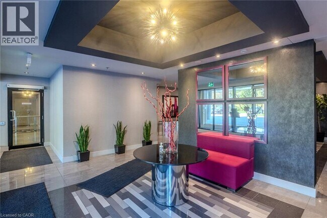 Photo du bâtiment - 150 Water St N