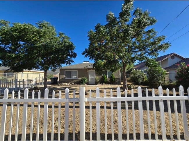 Building Photo - 4124 W Avenue L6