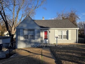 Building Photo - 338 La Motte Ln