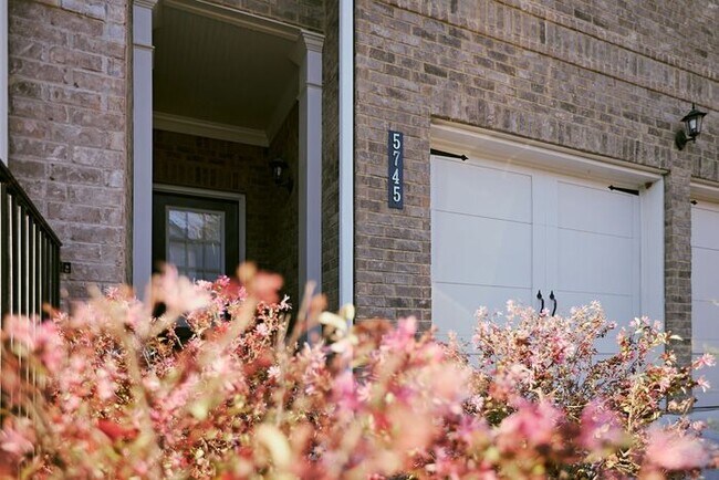 Photo - 5745 Rocky Falls Rd House