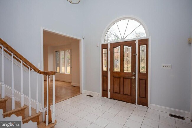 Foto del edificio - 9700 Grenadier Ct