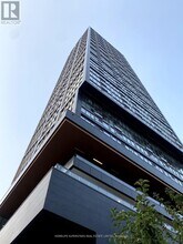 Building Photo - 319 Jarvis St