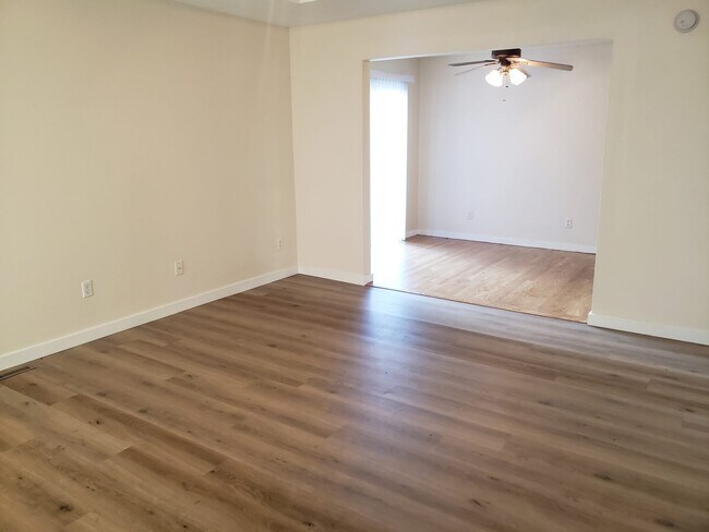 Foto del edificio - 2977 W Village Ln