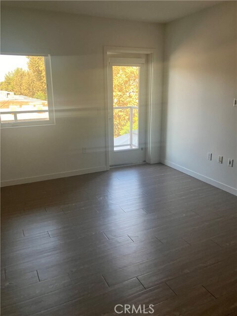 Foto del edificio - 11405 Chandler Blvd