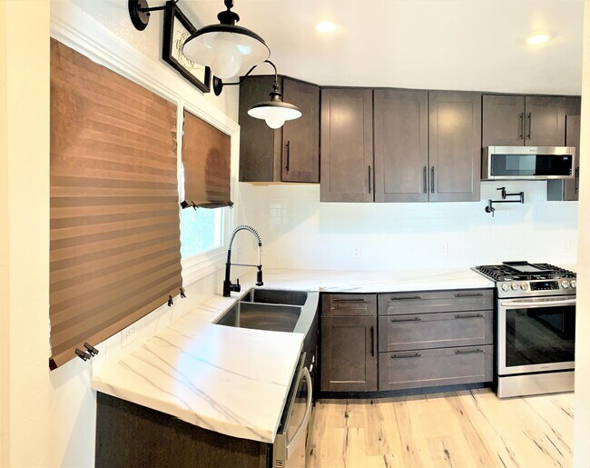 Foto del edificio - 1516 Oliver Ave