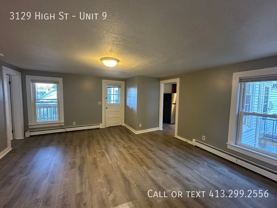 Primary Photo - Newly Remodeled 2 Bedroom Unit in Palmer! ...