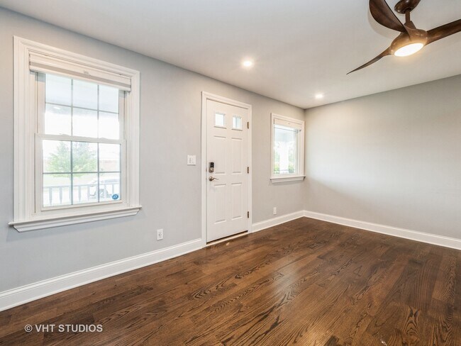 Foto del edificio - 408 S Mitchell Ave