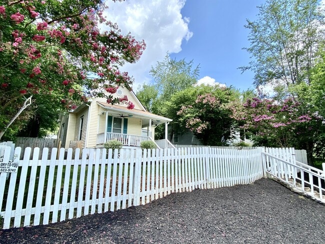 Photo - 219 E Oldham Ave House