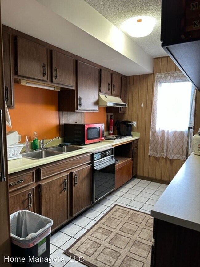 Building Photo - 3 br, 2.5 bath House - 666 Kaulu Pl