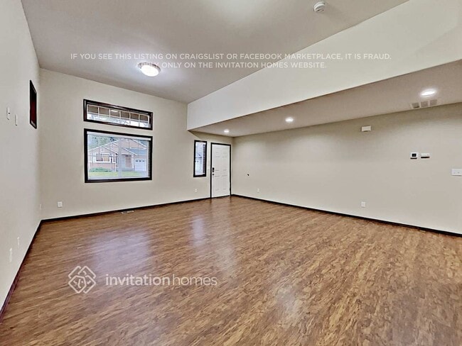 Building Photo - 17812 82nd Dr NE