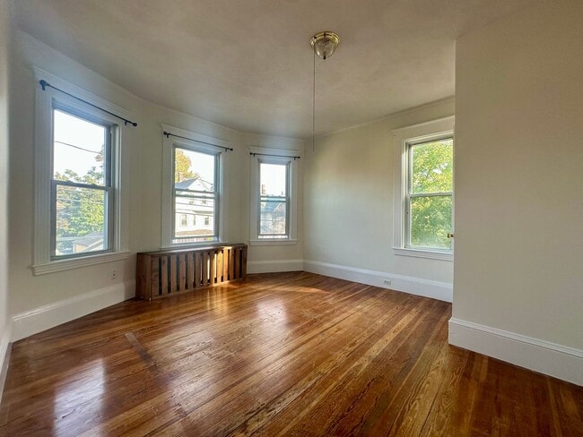 Building Photo - 82 Fairbanks St #2B Boston MA 02135